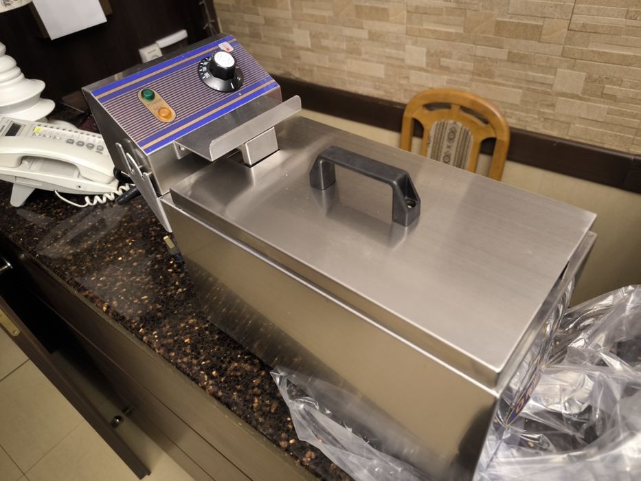 Фретюрьница привез на ОАЭ, новая.