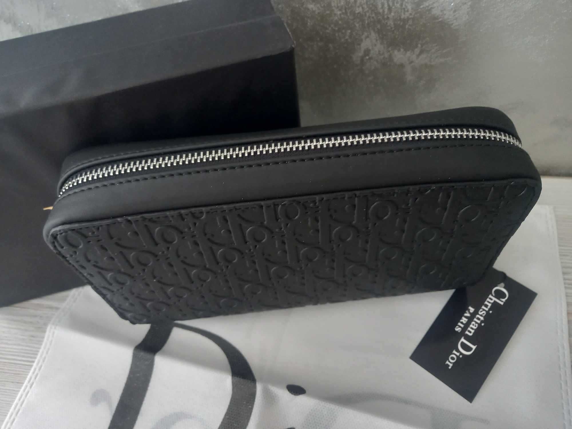 Dior - клъч чанта в кутия