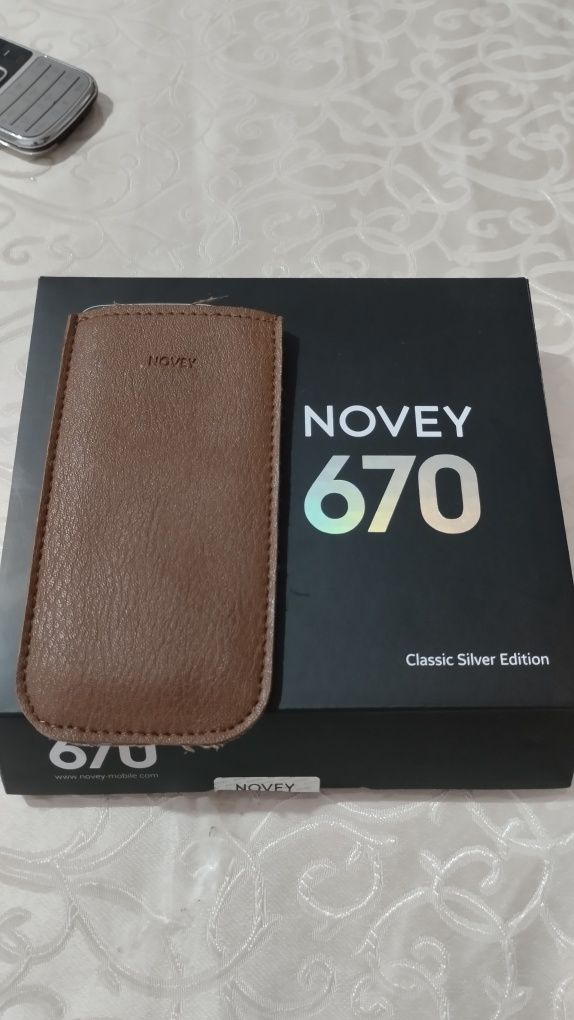 NOVEY 670 telfon