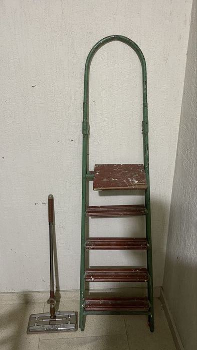 Продам стремянку в хорошем состоянии