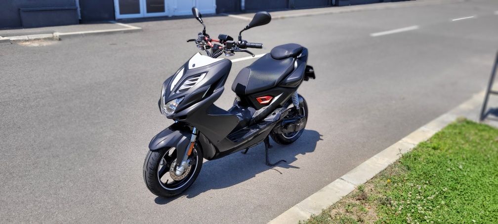 Yamaha aerox naked