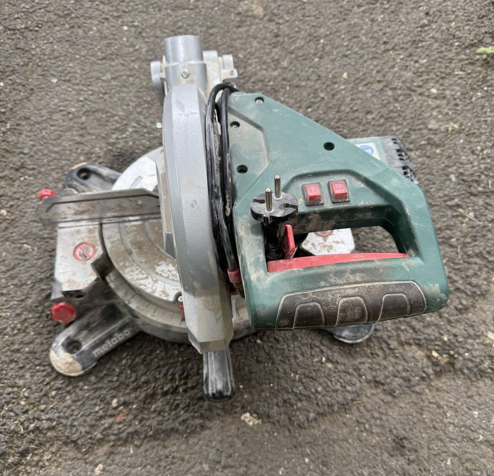 Solamanet vinde: Fierastrau circular stationar Metabo KS216 M