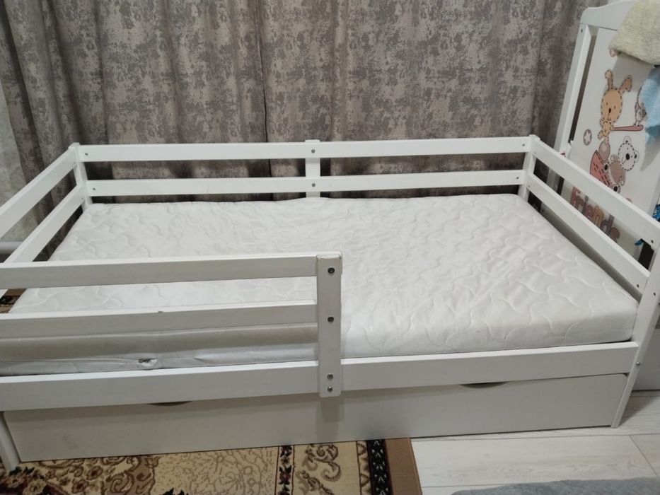 Продам детскую кроватку