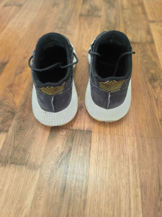 Маратонки адидас 44