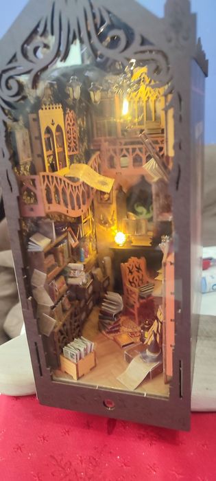 Книго разделител бук нук