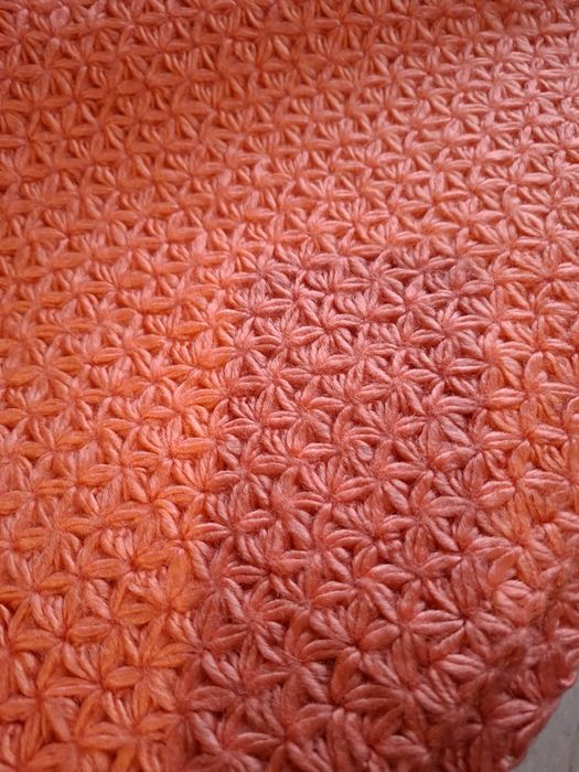 Плетена покривка за спалня