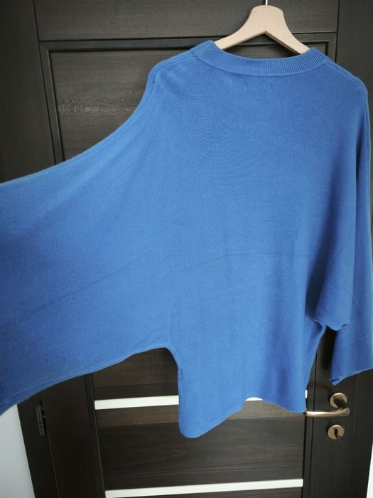 Pulover nou cu etichetă mărimea 38