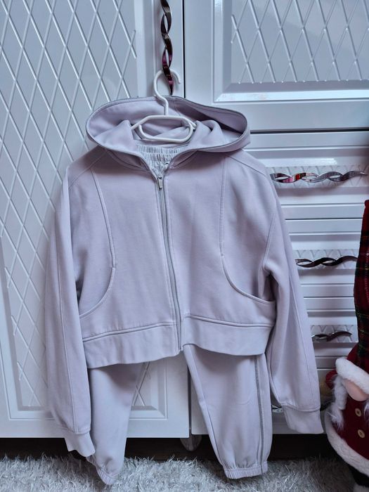 Продавам детски ZARA екип за момиче