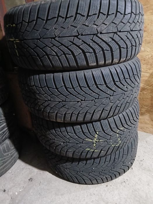 Kumho Wintercraft 225/50 R17 98V