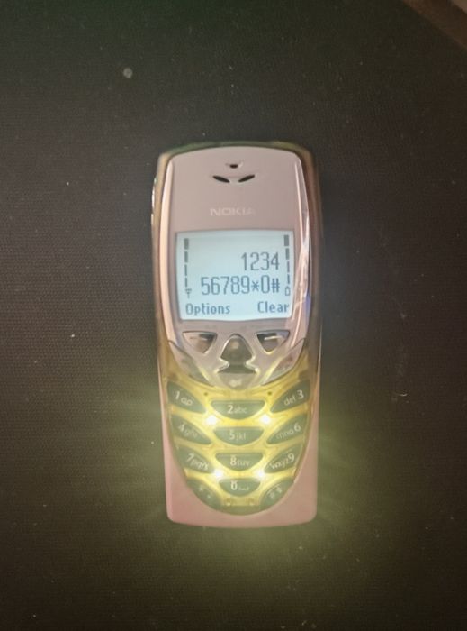 Nokia 8310  ( liber de rețea)