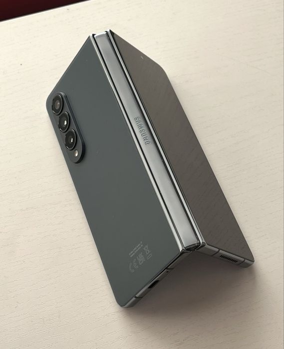 Samsung Galaxy Z Fold4 5G 256 gb / 12 gb ram