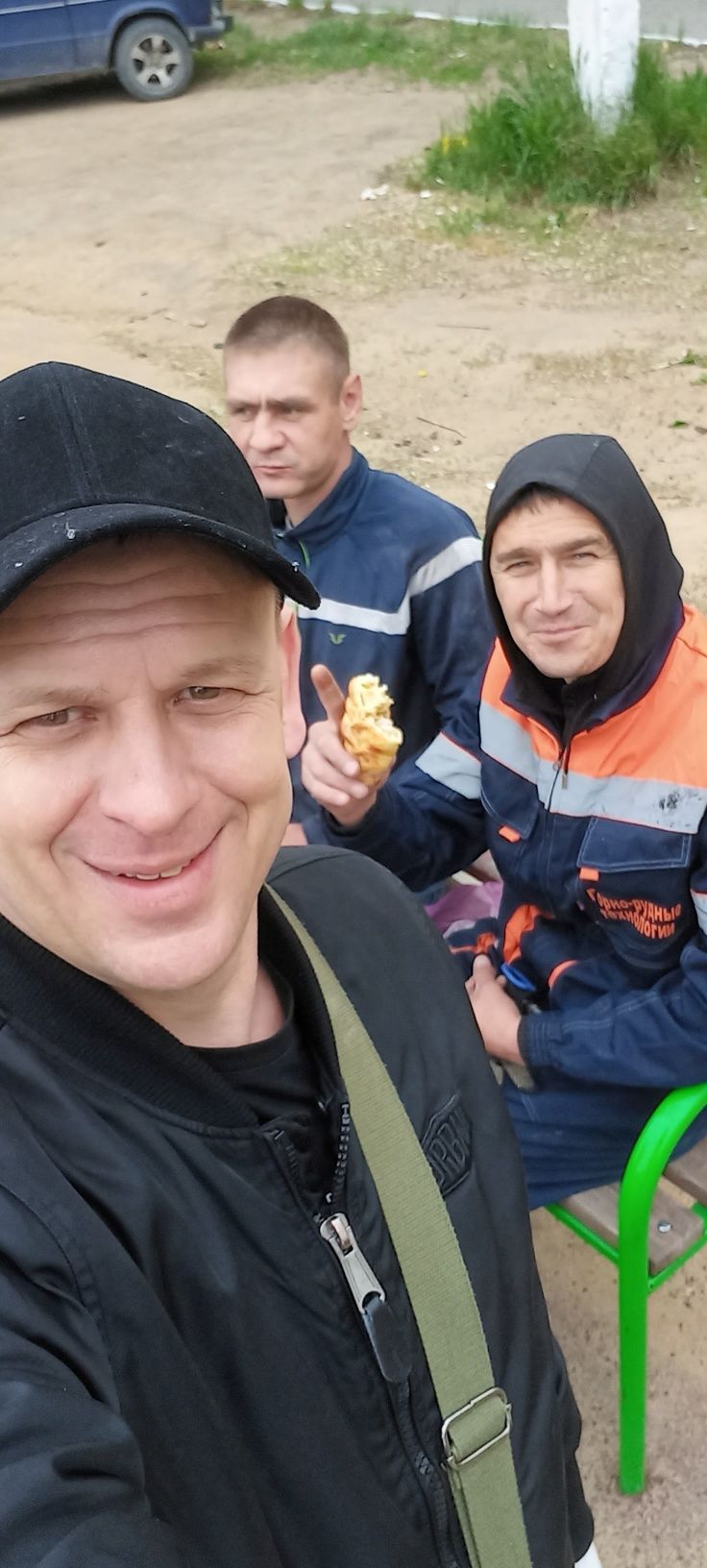Кровля, фасады,  заборы, кафель, освещение.