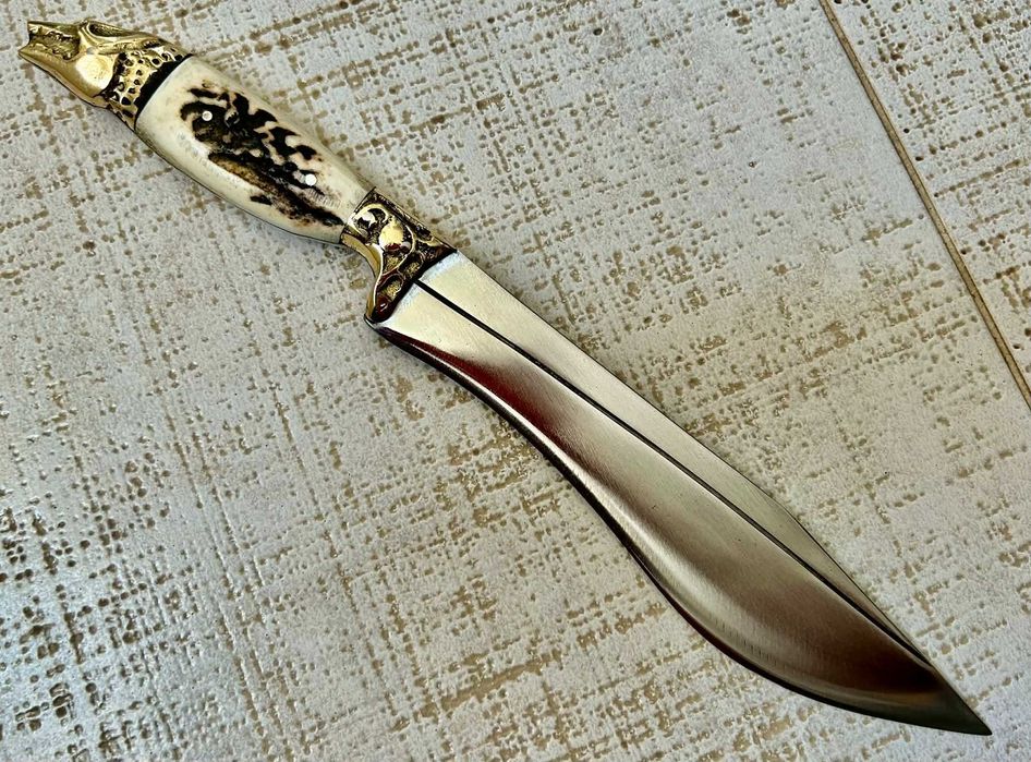 Ръчно изкован нож