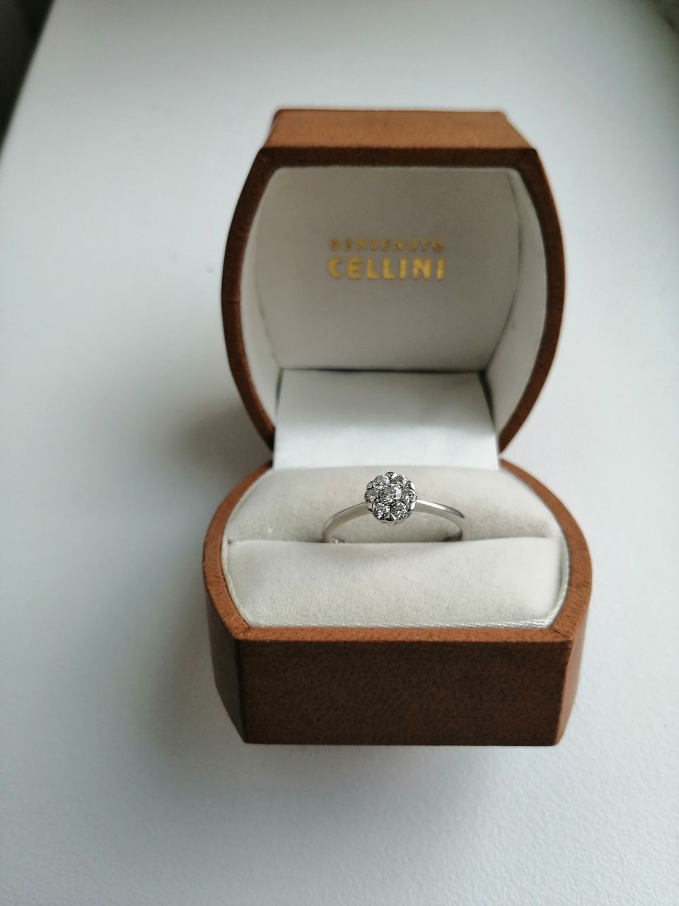 Vand inel de logodna aur alb 18K cu diamante