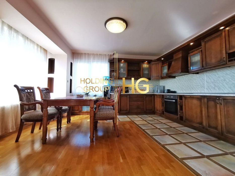 Продава се Тристаен апартамент в Варна, Гръцка махала - 103 кв.м за 3204 €/кв.м - Снимка #2