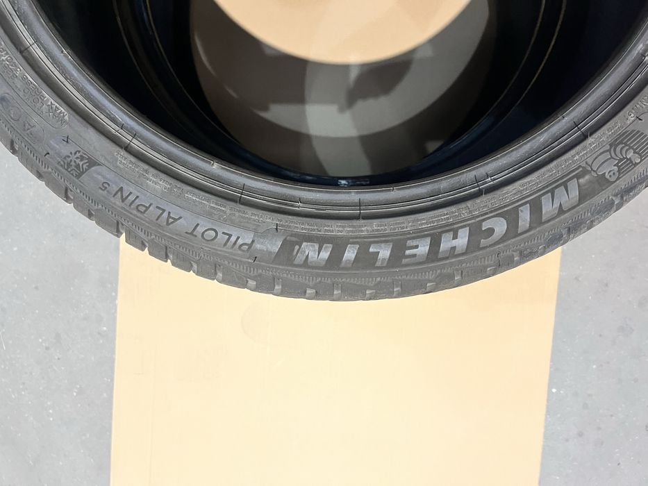 Vand anvelope de iarna Michelin 255 40 R20