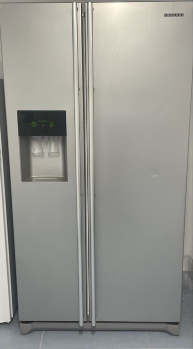 Vand frigider samsung