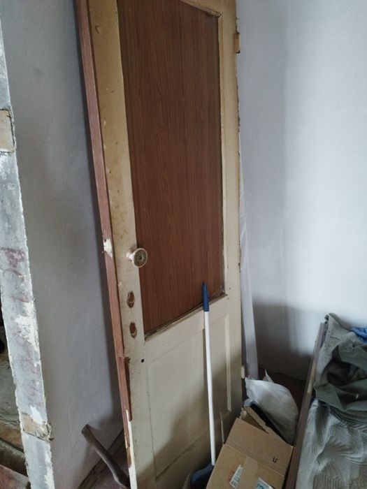 Отдам дверь со стеклом 70