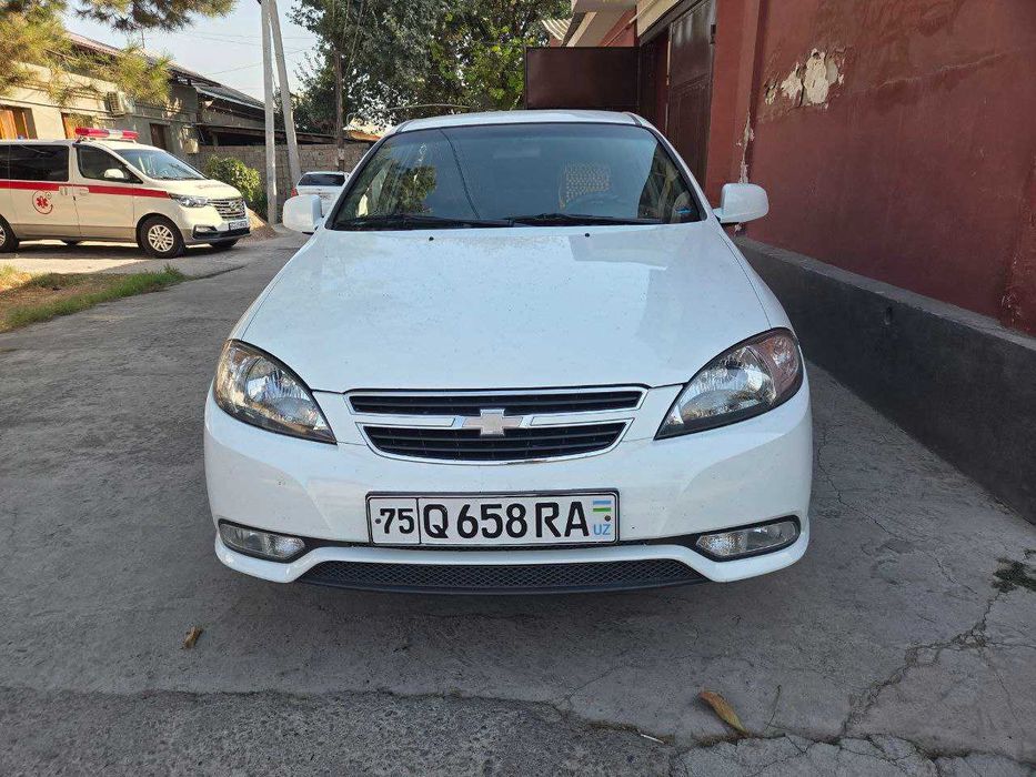 Срочно продаю автомашину