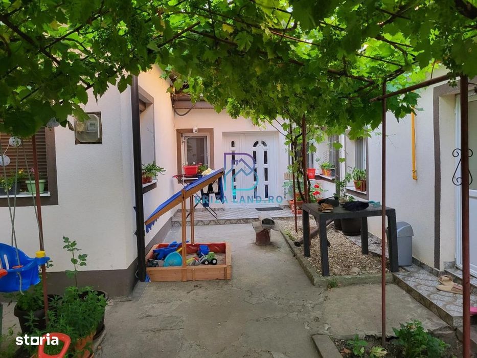 Soseaua Chitilei, zona Crusovat, casa 4 camere, doua bai, teren 259mp