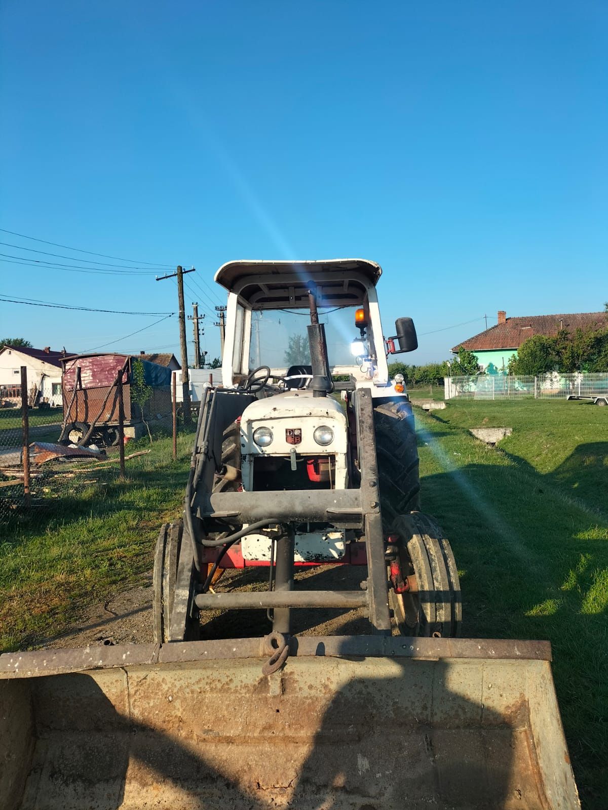 Vând tractor an stare muna