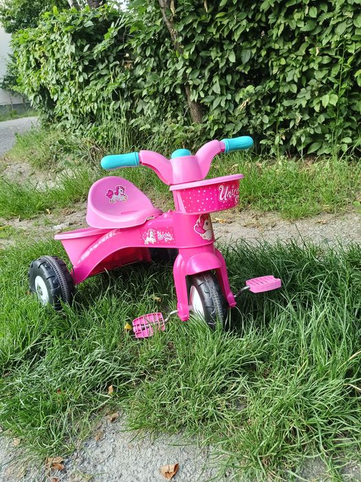 Tricicleta fetiță