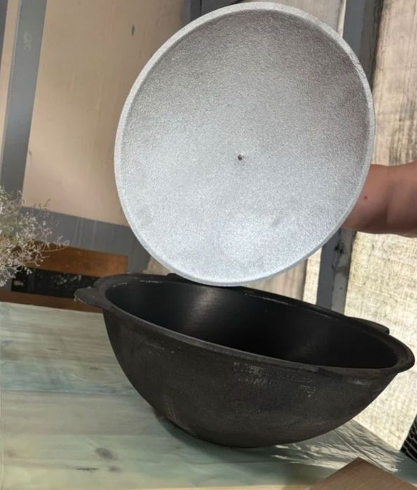 Казан чугунный на 10 литров