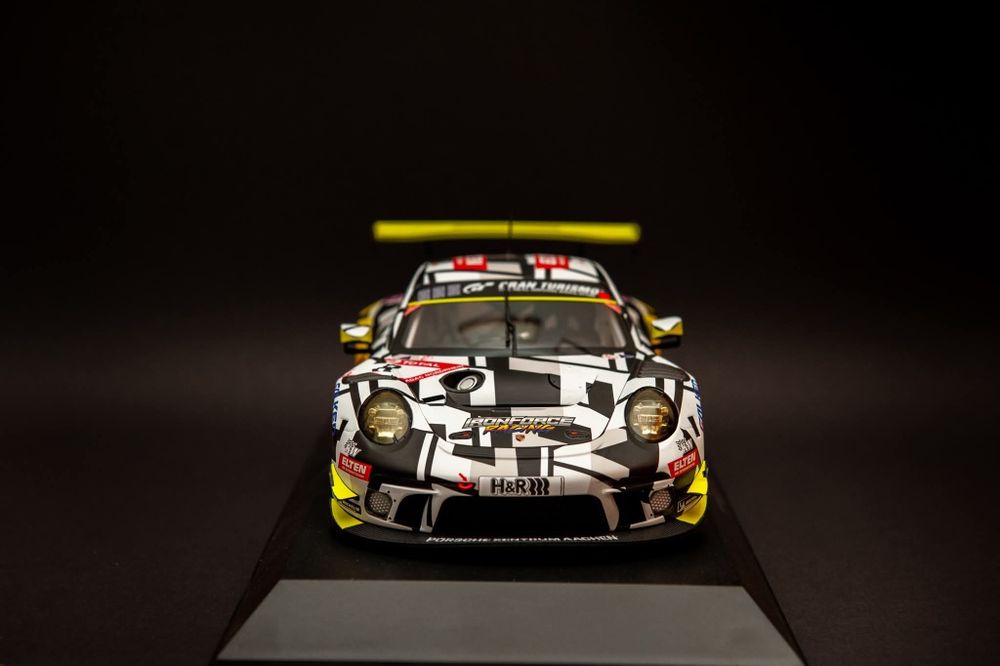 Porsche 911 GT3R Minichamps 1/18