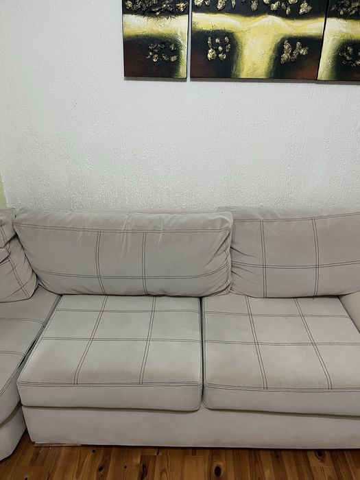 Продавам ъглов диван с 3 части + възглавниците