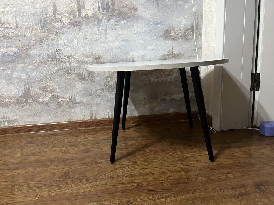 Журнальный столик