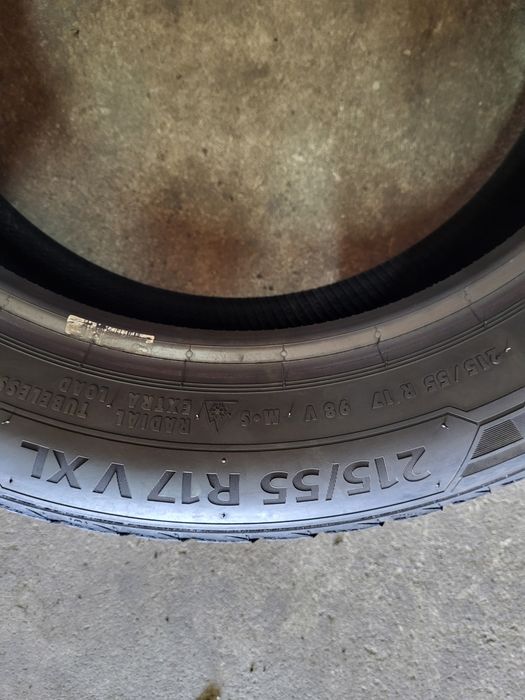 2 anvelope 215 55 R 17 Barum iarna