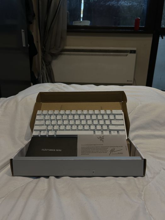Продавам Razer huntsman mini white