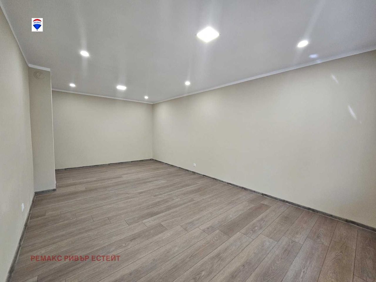 Продава се Двустаен апартамент в Русе, Здравец Изток - 62 кв.м за 1363 €/кв.м - Снимка #10