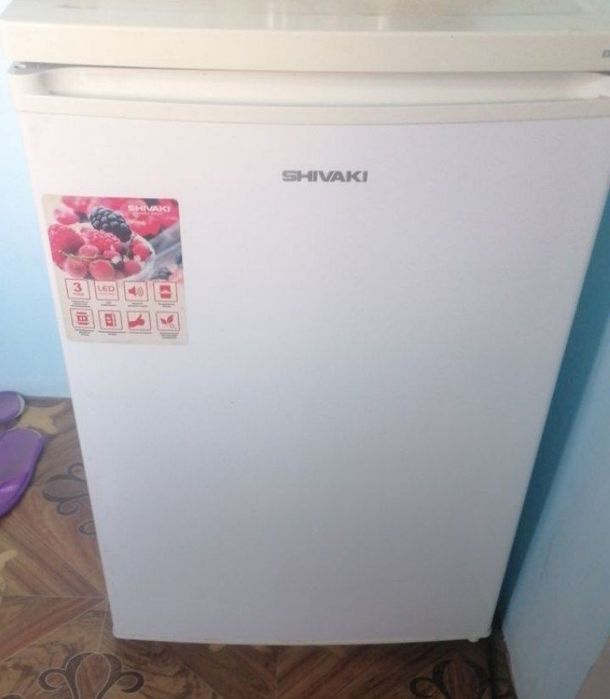 Холодильник сотилади