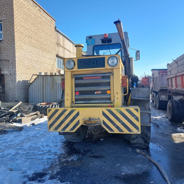 Погрузчик В138. Российский.