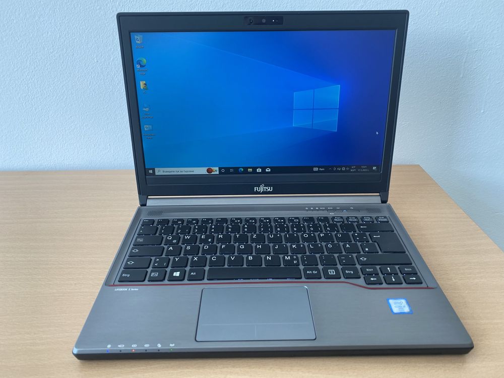 Лаптоп Fujitsu Lifebook E736 i7 , неразличим от нов!!!