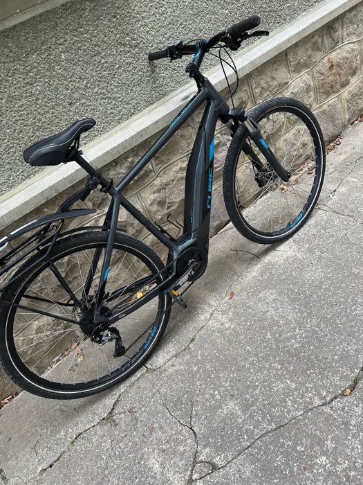 Bicicleta electrica Cube cross hybrid