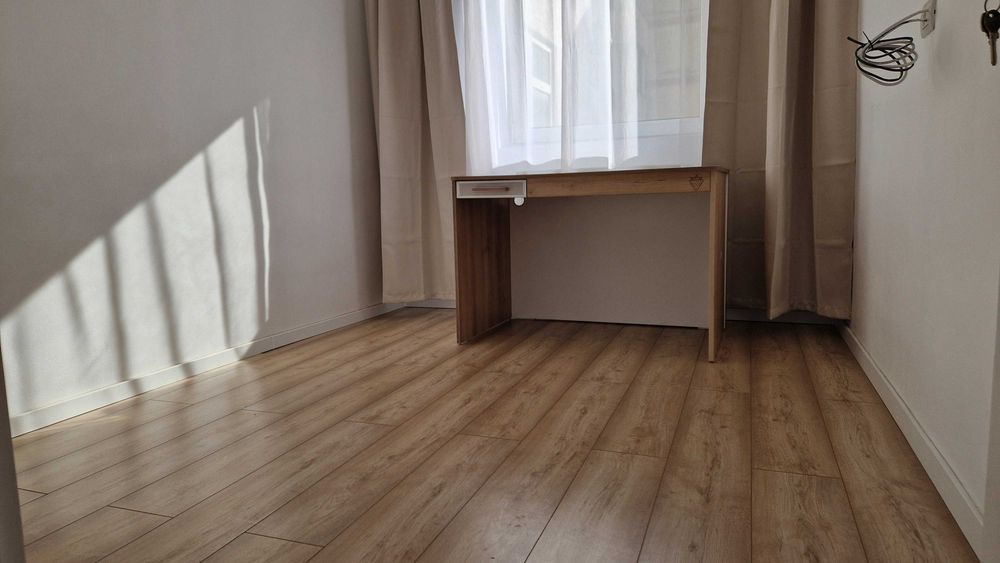 Inchiriez Apartament 4 camere decomandat  etaj 1  Zona Olimpia