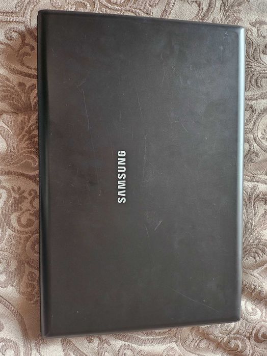На запчасти Продаю Ноутбук samsung