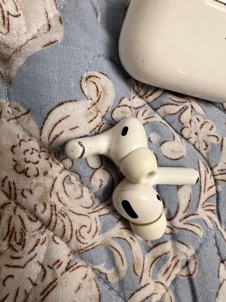 Airpods pro наушники левый и кейс