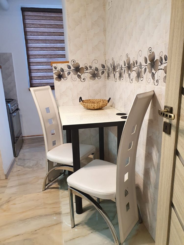 Apartament zona Garofitei