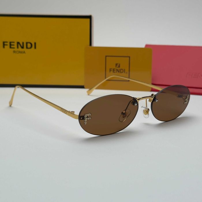 Дамски слънчеви очила Fendi Roma Oval Gold Edition черно и кафяво