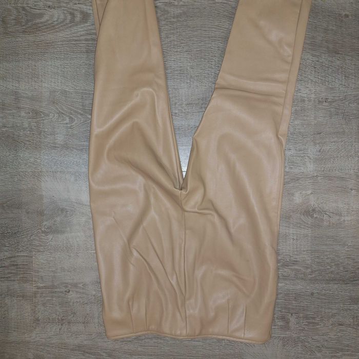 Zara nude кожен панталон!
