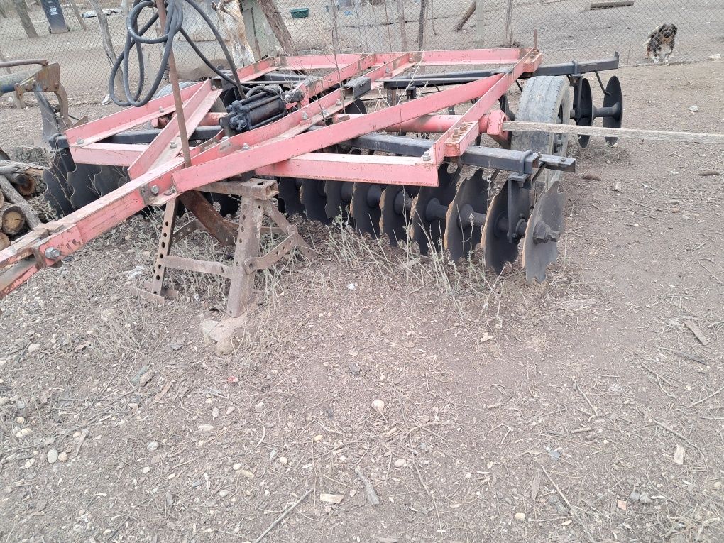 Vând utilaje agricole