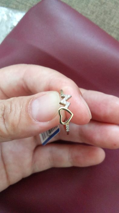 Продам золотое кольцо. Новая. Желтое, итальянское.