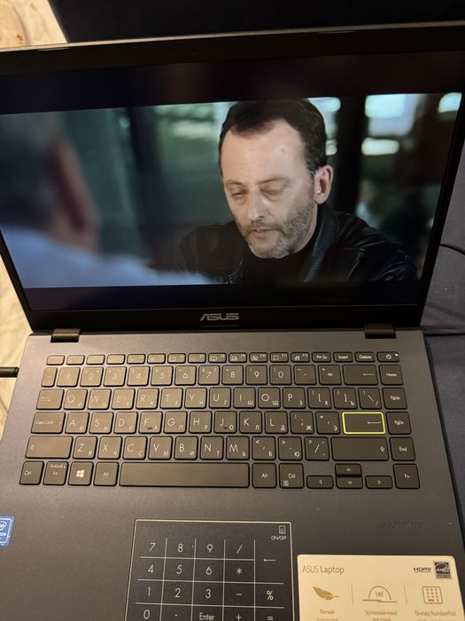 Ноутбук Asus . Срочно