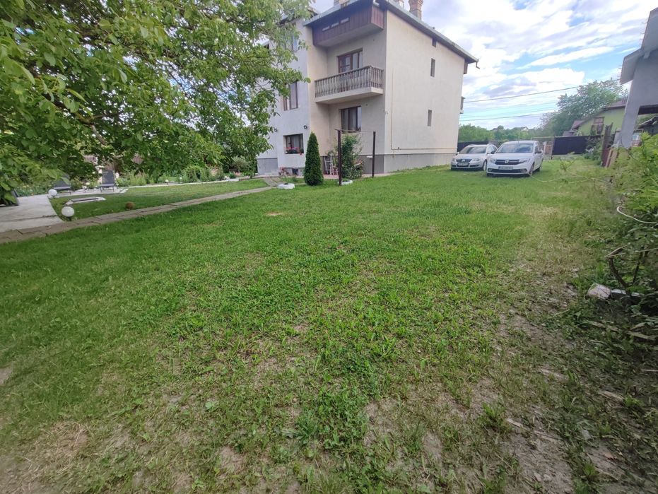 Casa 423 mp utili/  1023mp curte