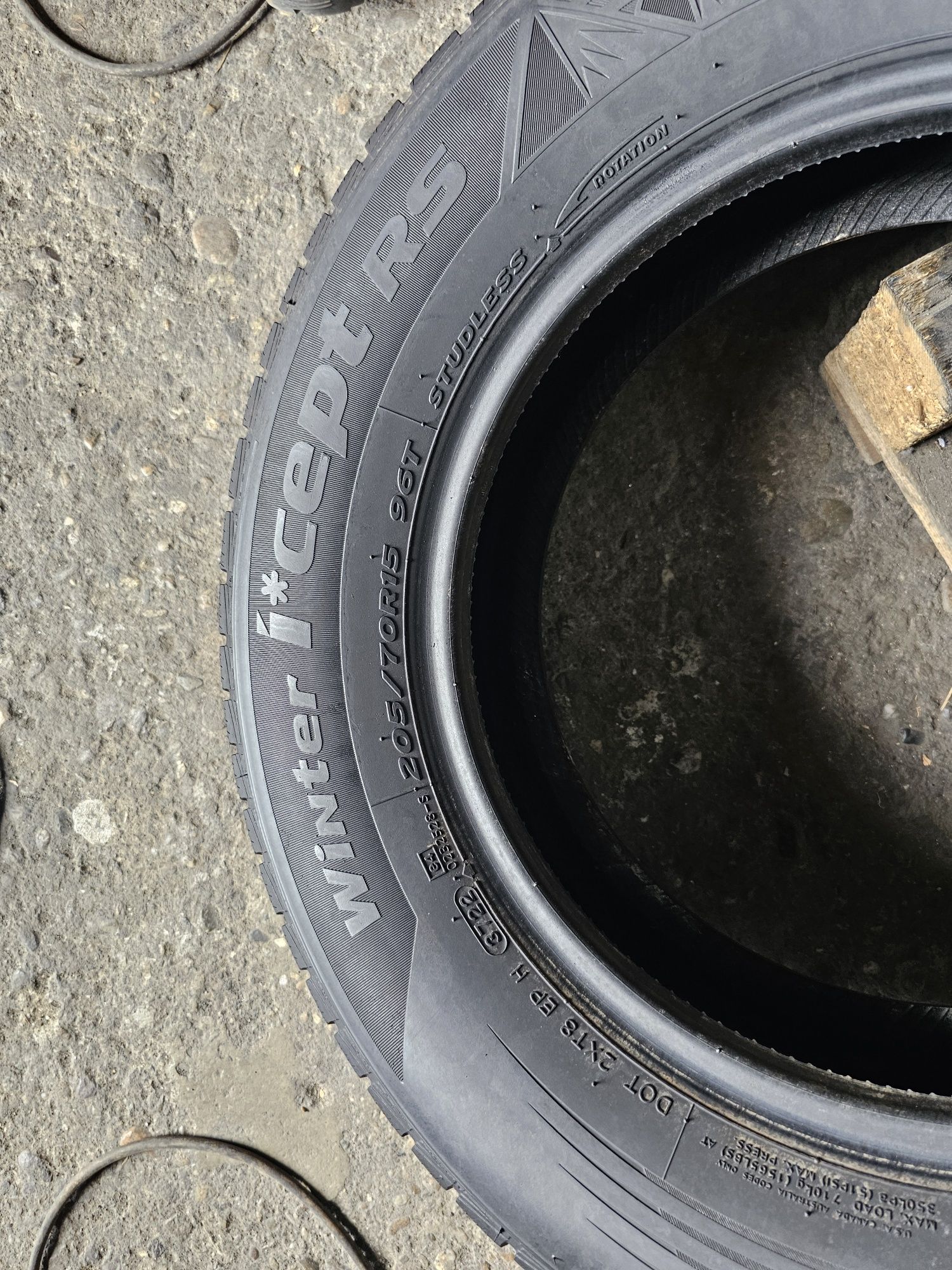 4 anvelope iarna 205 70 15 Hankook 2022