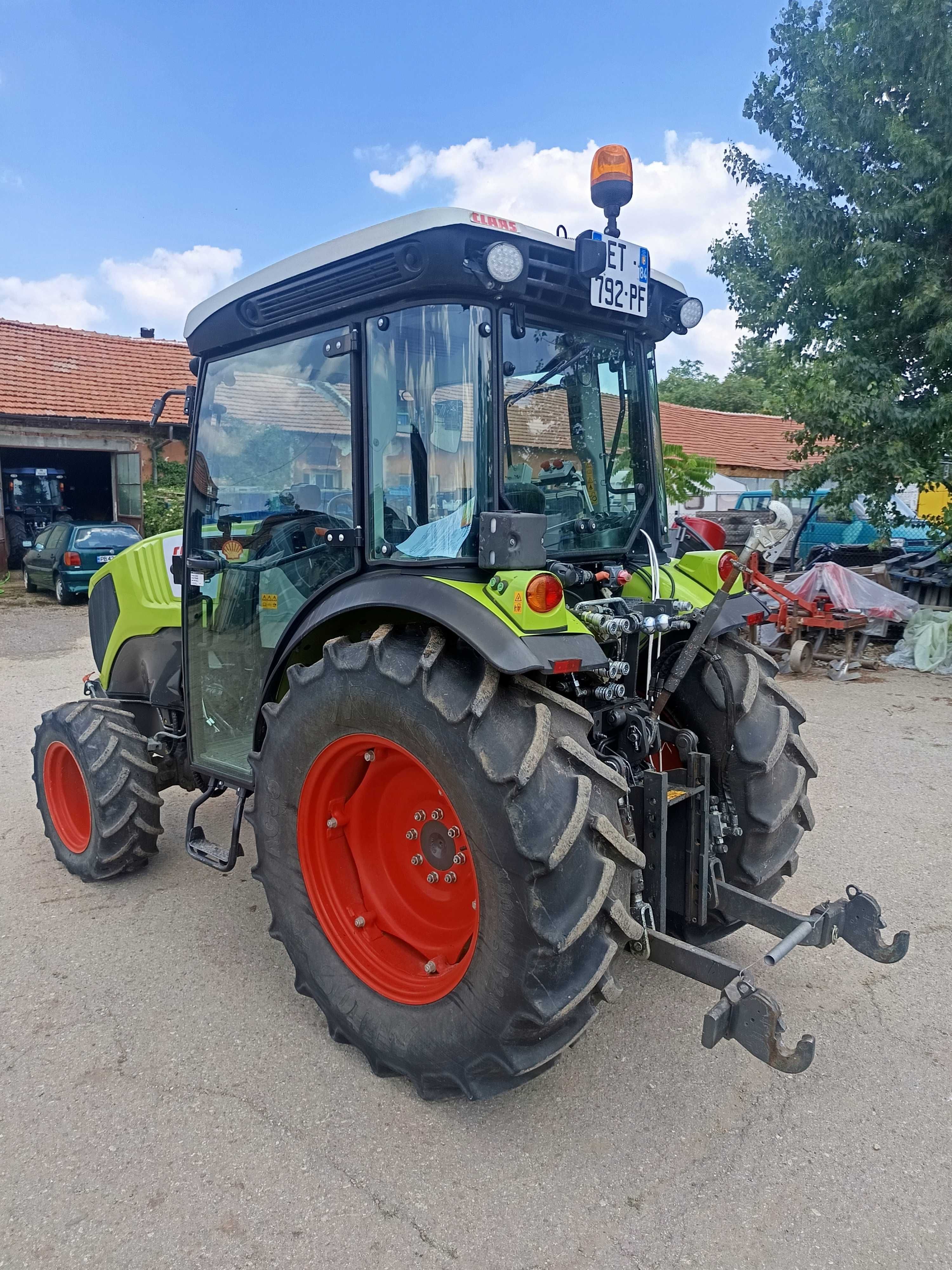 Продава лозаро овощарски трактор CLAAS NEXOS 230 VL