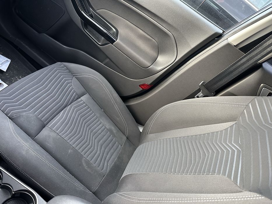 Салон Ford Fiesta 2016